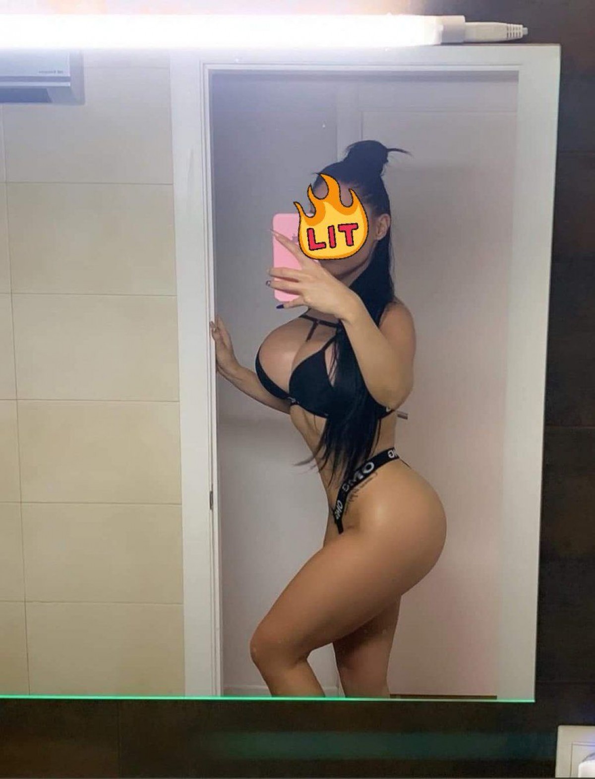 kelly sensual masajista venezolana bella exuberante  